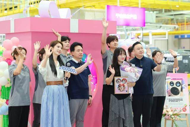 第10万个用户交付三筒洗衣机K8凯发集团Leader向(图2)