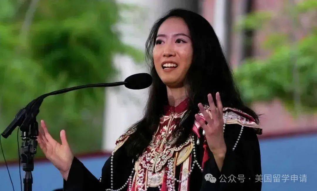 的中国女生蒋雨融来自青岛英高毕业本科就读于杜克凯发国际K8震撼全场！史上首位在哈佛毕业演讲(图5)